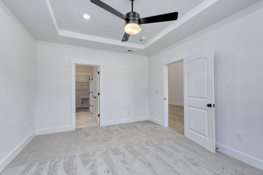 Spacious, unfurnished interior of a new home in Bally Castle, Murrells Inlet (Image 24).