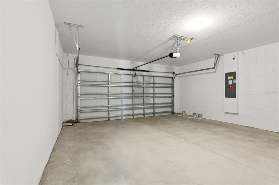 Spacious, unfurnished interior of a new home in Deer Run at Crosswinds, Davenport (Image 35).