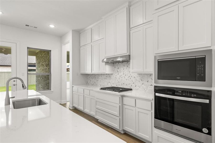 216 Onyx Kitchen4