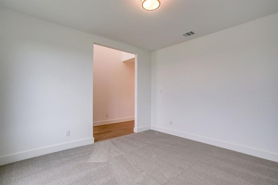 Spacious, unfurnished interior of a new home in Talon Hills, Fort Worth (Image 18).