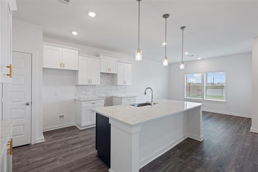 Furnished interior view inside a new home in Glendale Lakes, Rosharon (Image 10).