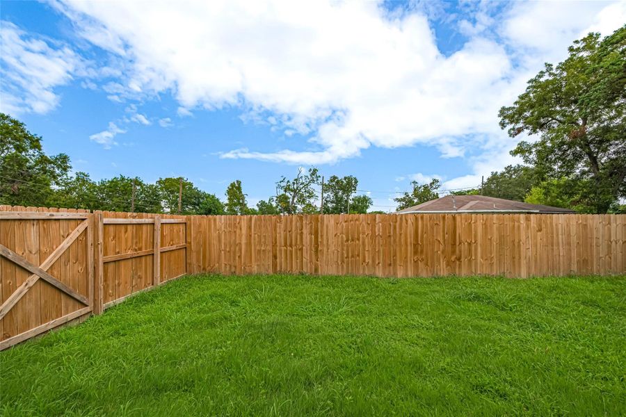 Image 6 of a home in . Image 6 of a home in .