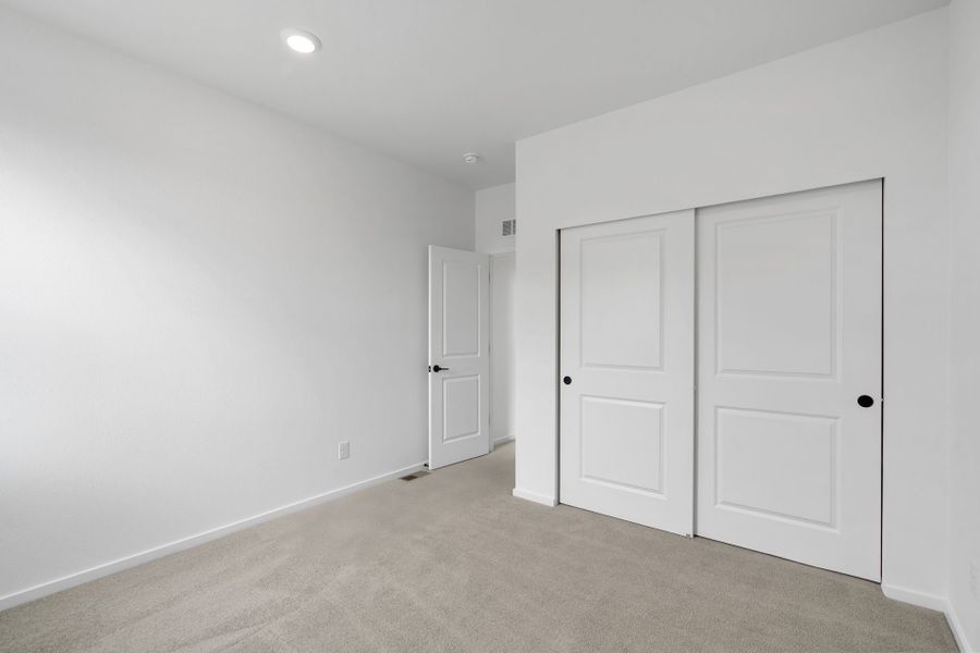 Spacious, unfurnished interior of a new home in Independence, Elizabeth (Image 27).