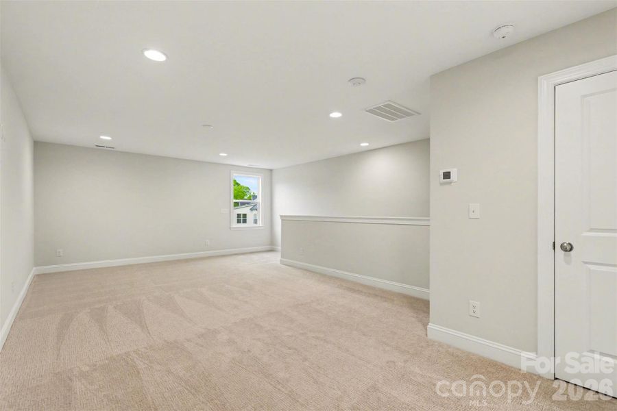 Spacious, unfurnished interior of a new home in Edmunds Farm, Clover (Image 23). Spacious, unfurnished interior of a new home in Edmunds Farm, Clover (Image 23).