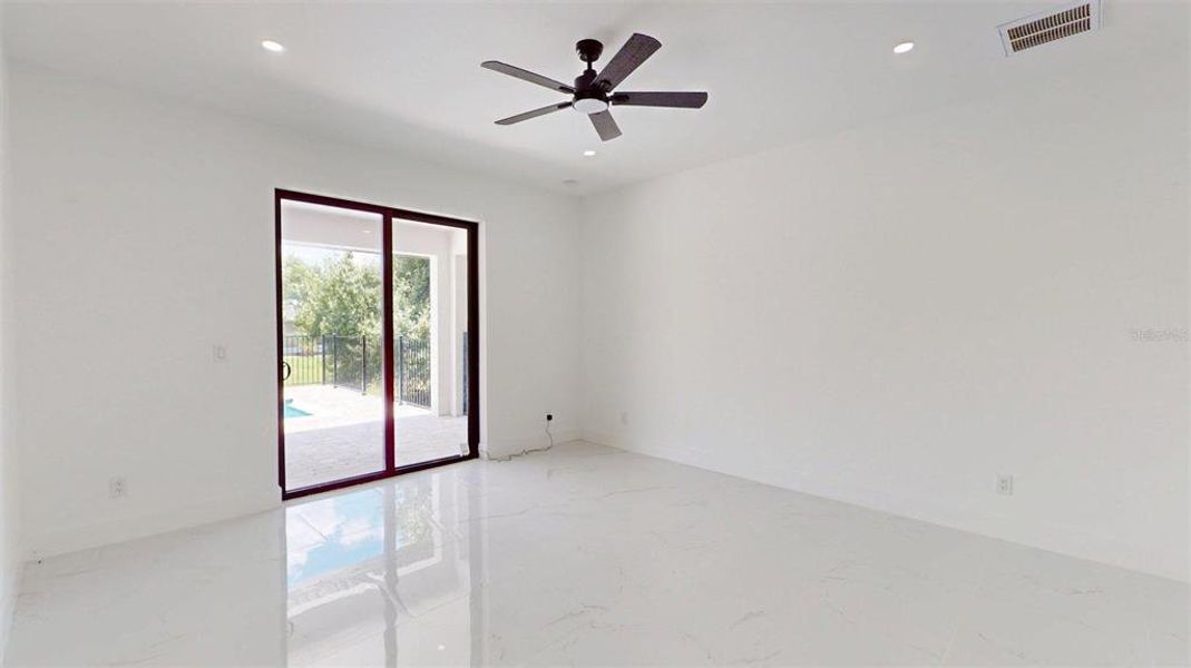 Spacious, unfurnished interior of a new home in , Punta Gorda (Image 27).