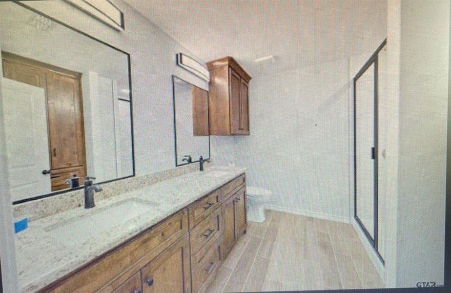 Furnished interior view inside a new home in , Tyler (Image 13).