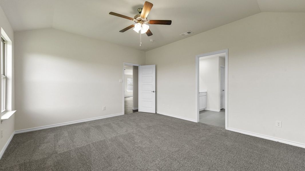 Spacious, unfurnished interior of a new home in Liberty Crossing, Royse City (Image 20).