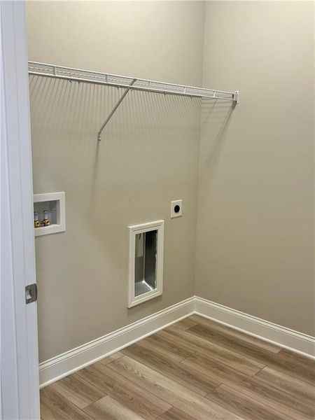 Spacious, unfurnished interior of a new home in , Waleska (Image 8).