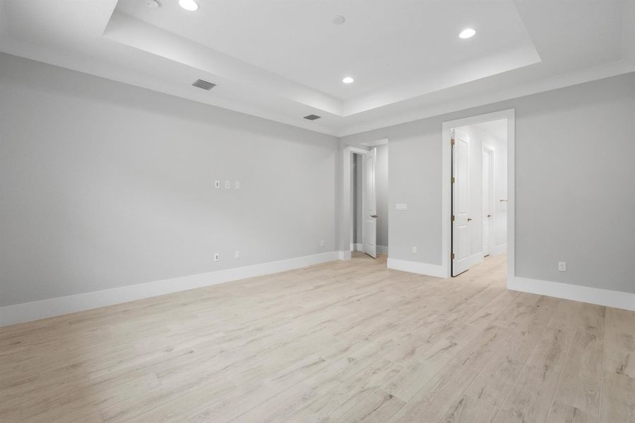 Spacious, unfurnished interior of a new home in , Vero Beach (Image 24).