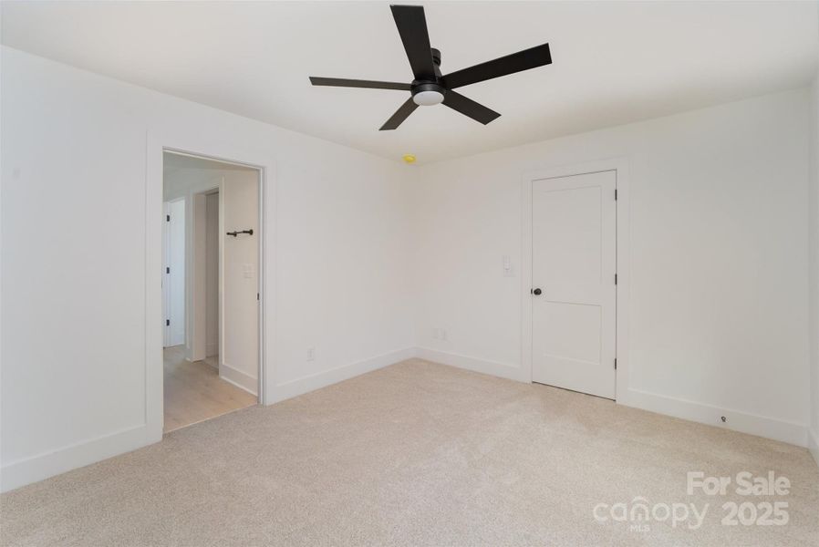Spacious, unfurnished interior of a new home in , Conover (Image 21).