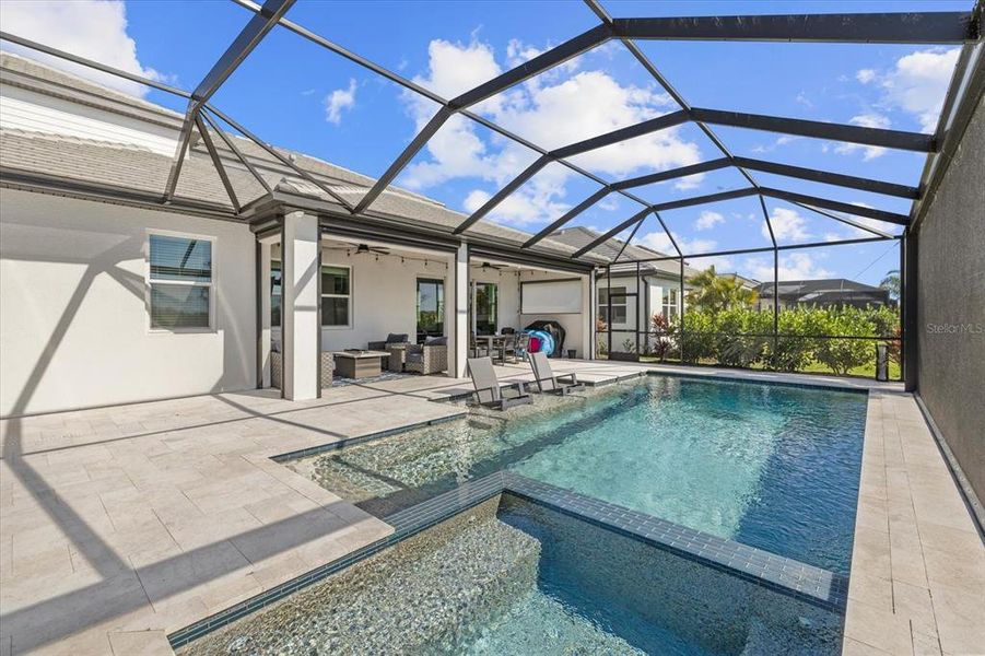 Exterior details and patio area of a home in , Lakewood Ranch (Image 28).