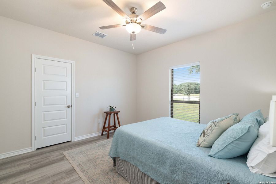 Furnished interior view inside a new home in , Bandera (Image 8).