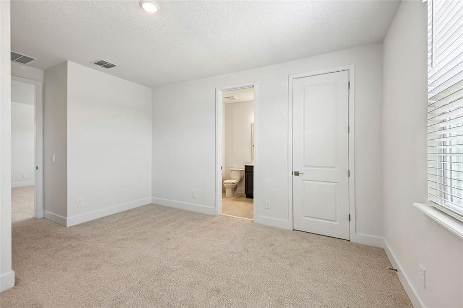 Spacious, unfurnished interior of a new home in Ridgehaven - Signature Series, Ormond Beach (Image 31). Spacious, unfurnished interior of a new home in Ridgehaven - Signature Series, Ormond Beach (Image 31).