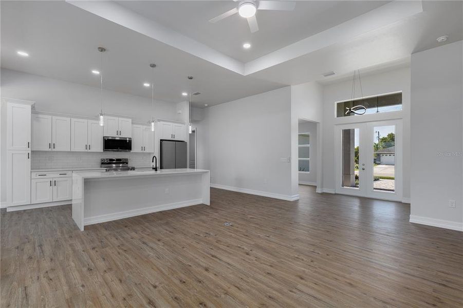 Spacious, unfurnished interior of a new home in , Cape Coral (Image 18).