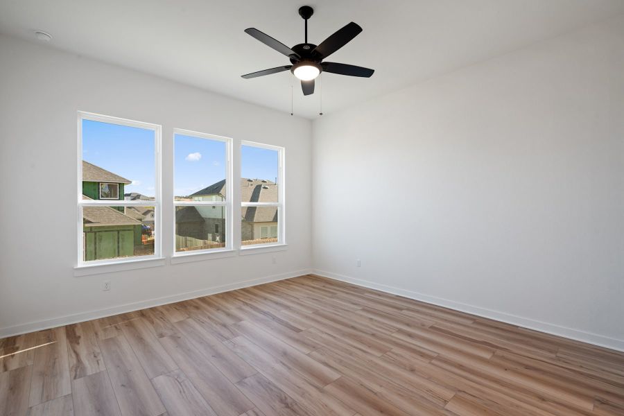 Spacious, unfurnished interior of a new home in Lariat, Liberty Hill (Image 33).