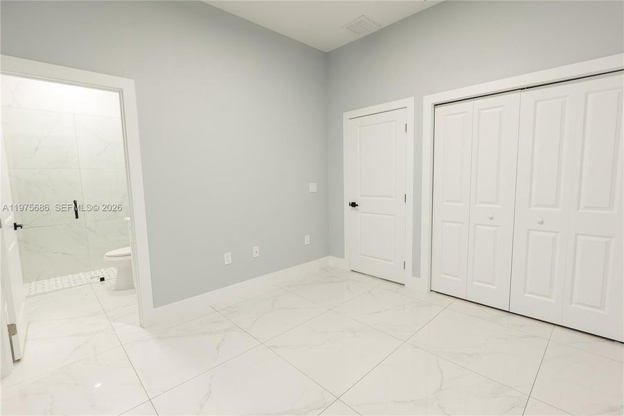 Spacious, unfurnished interior of a new home in , Lehigh Acres (Image 15).