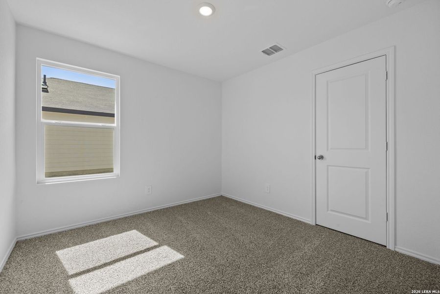 Spacious, unfurnished interior of a new home in Arroyo Ranch, Seguin (Image 19).