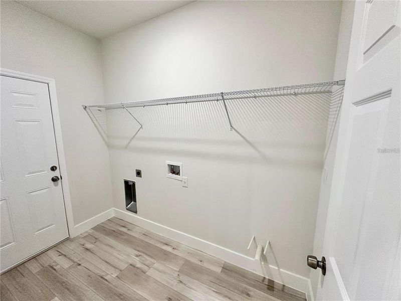 Spacious, unfurnished interior of a new home in , Citrus Springs (Image 21).