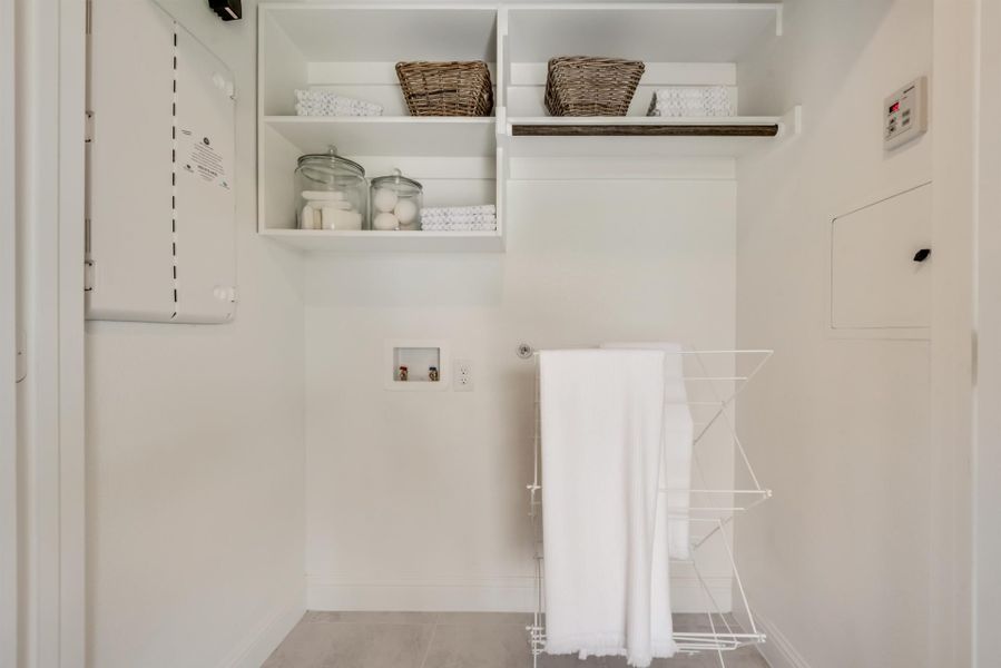 Spacious, unfurnished interior of a new home in Town Park, Princeton (Image 18).