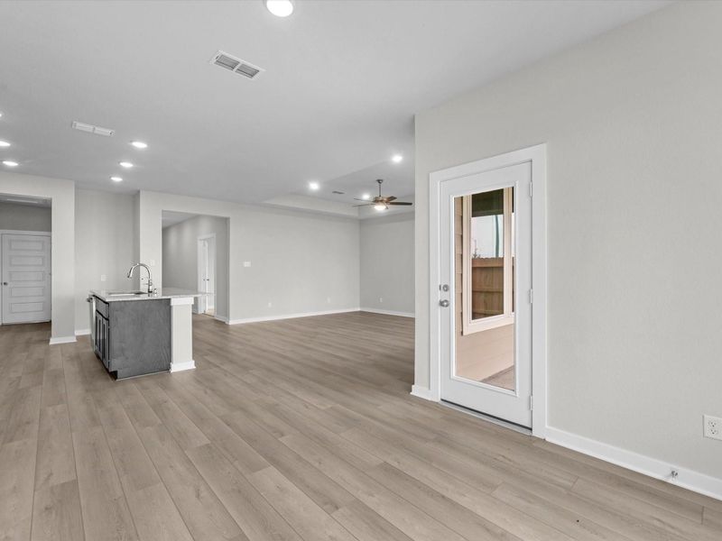 Spacious, unfurnished interior of a new home in Mason Woods, Cypress (Image 16).
