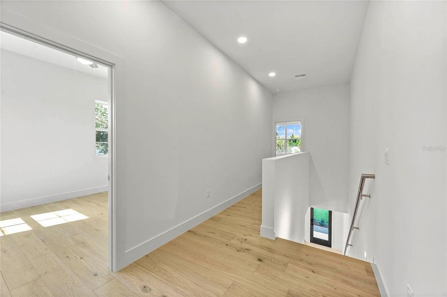 Spacious, unfurnished interior of a new home in , Winter Park (Image 62).