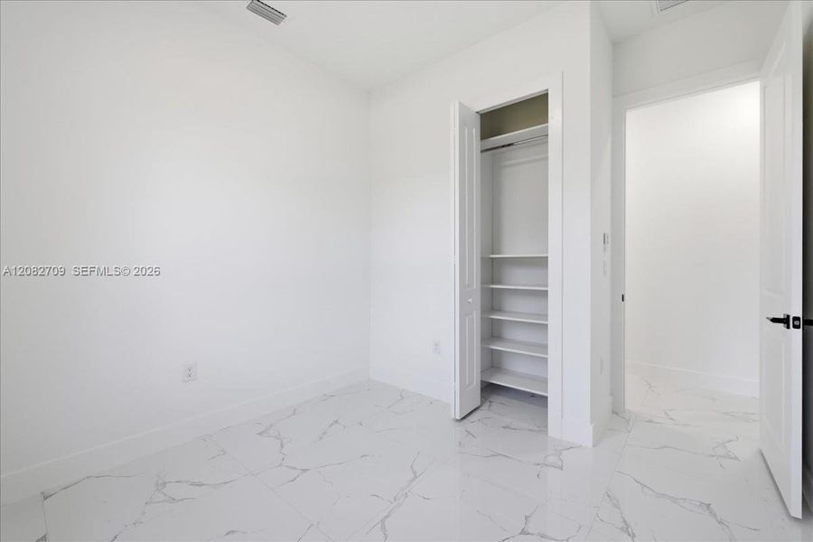 Spacious, unfurnished interior of a new home in , Lehigh Acres (Image 29).
