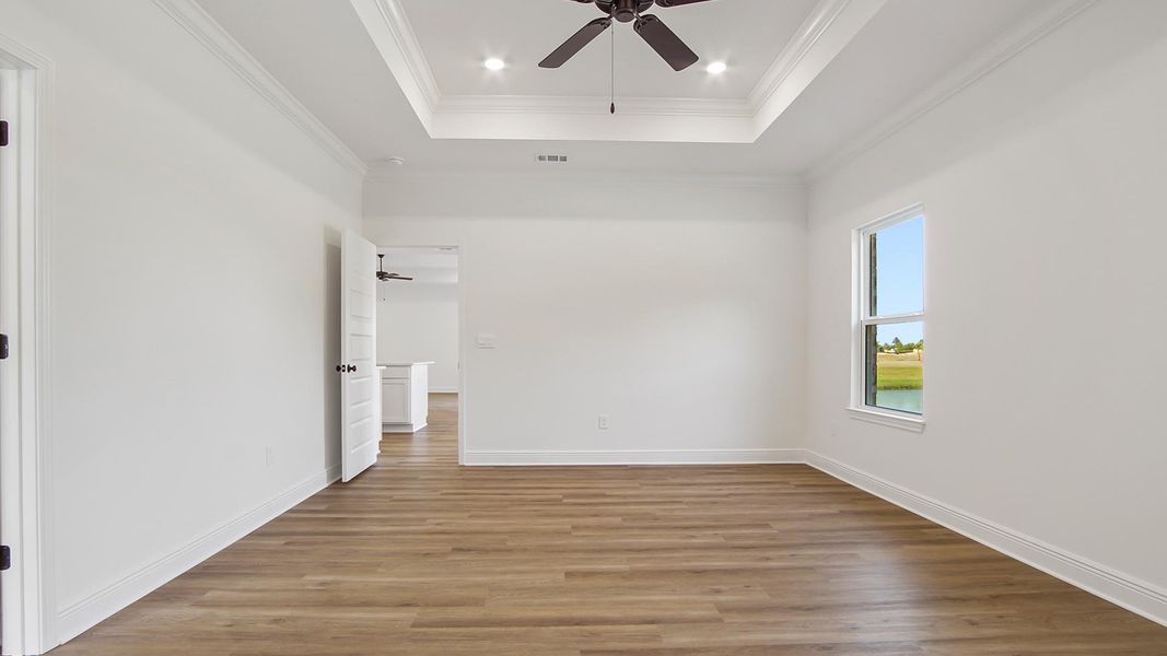 Spacious, unfurnished interior of a new home in Owl's Head Farms, Freeport (Image 24).