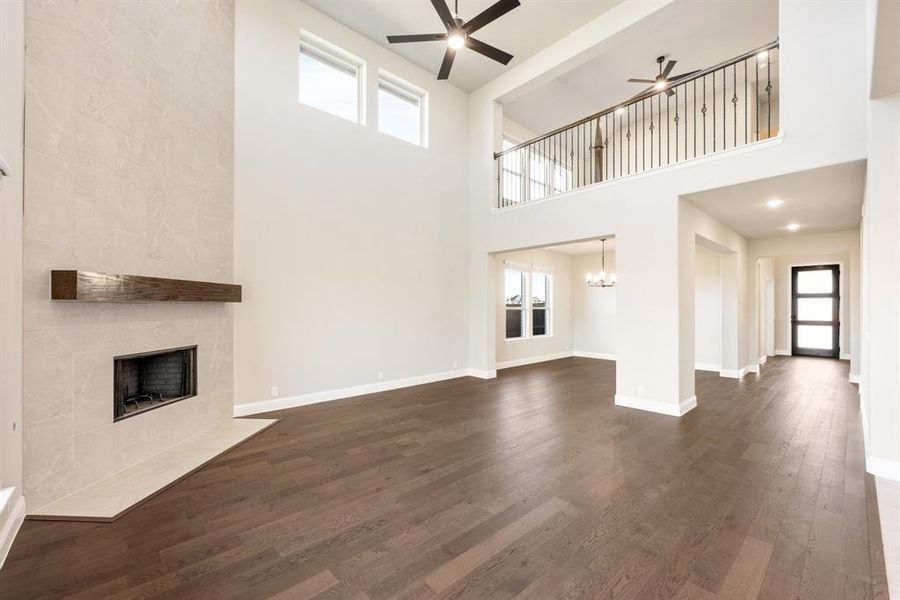 Spacious, unfurnished interior of a new home in Somerset, Venus (Image 37).