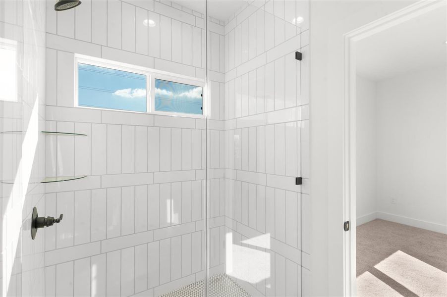 Spacious, unfurnished interior of a new home in , Burnet (Image 23).