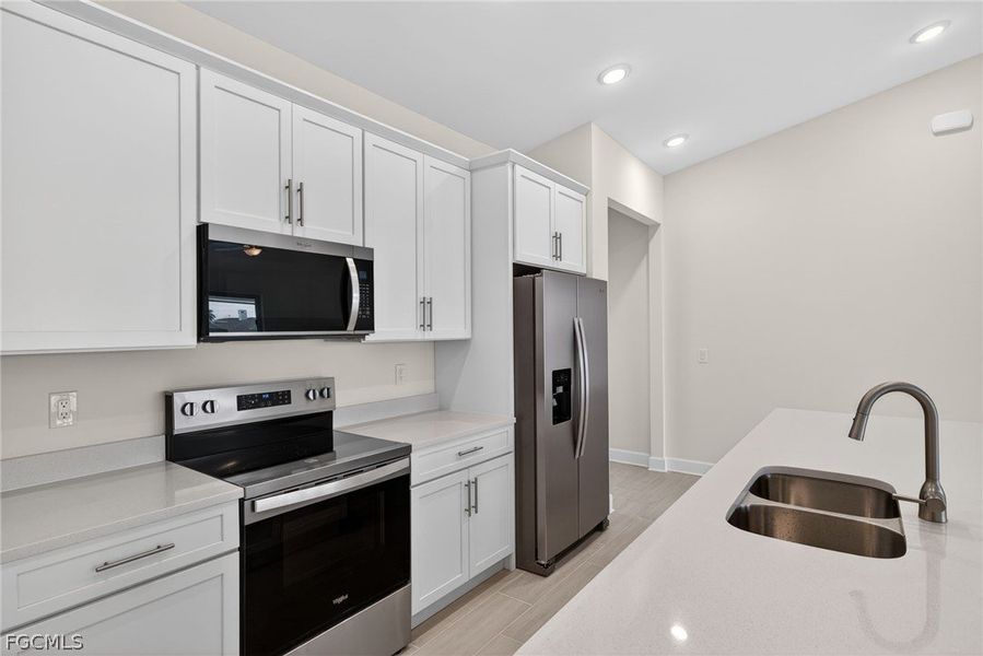 Furnished interior view inside a new home in Cape Coral, Cape Coral (Image 12).