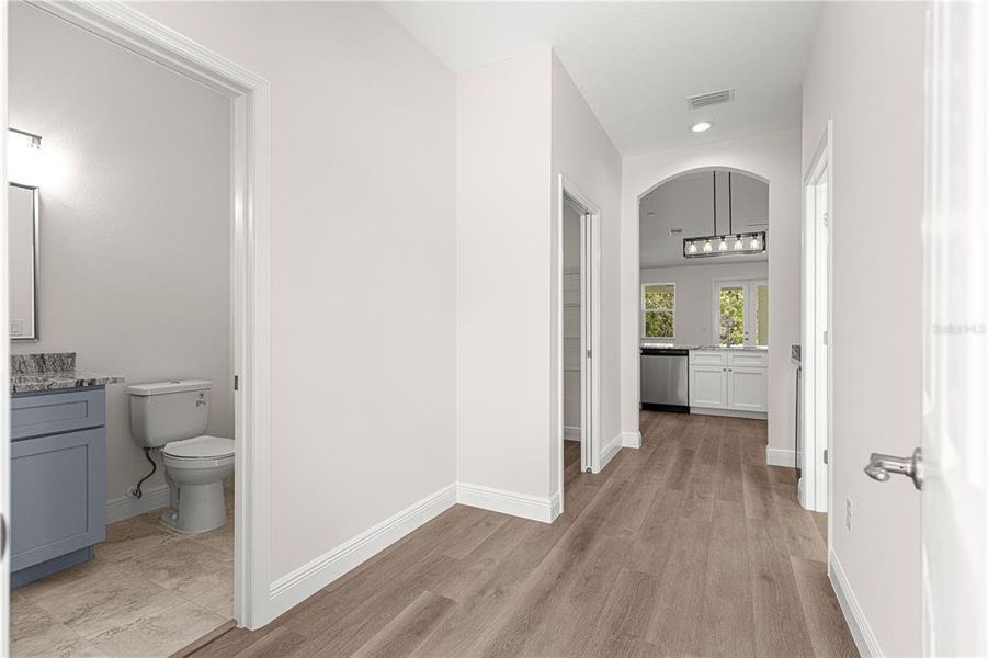Spacious, unfurnished interior of a new home in , Dunnellon (Image 23).