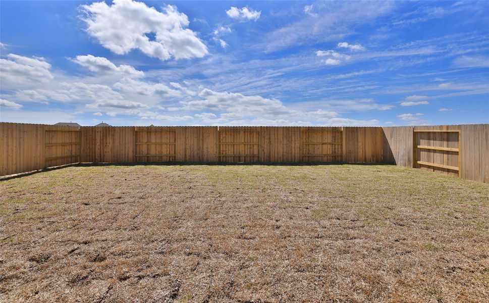 Exterior details and patio area of a home in River Ranch, Dayton (Image 24).