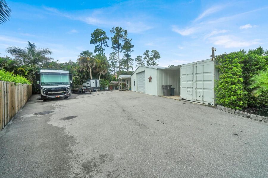 RV/trailer parking RV/trailer parking