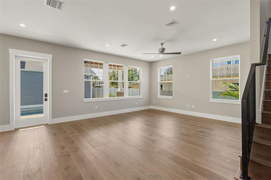 Spacious, unfurnished interior of a new home in , St. Petersburg (Image 44).