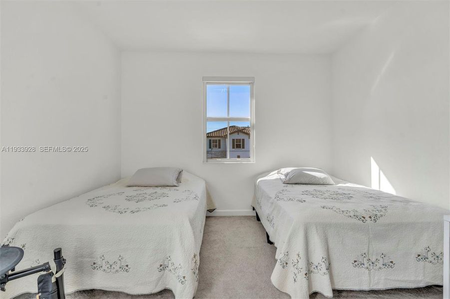 Furnished interior view inside a new home in , Coral Springs (Image 29).