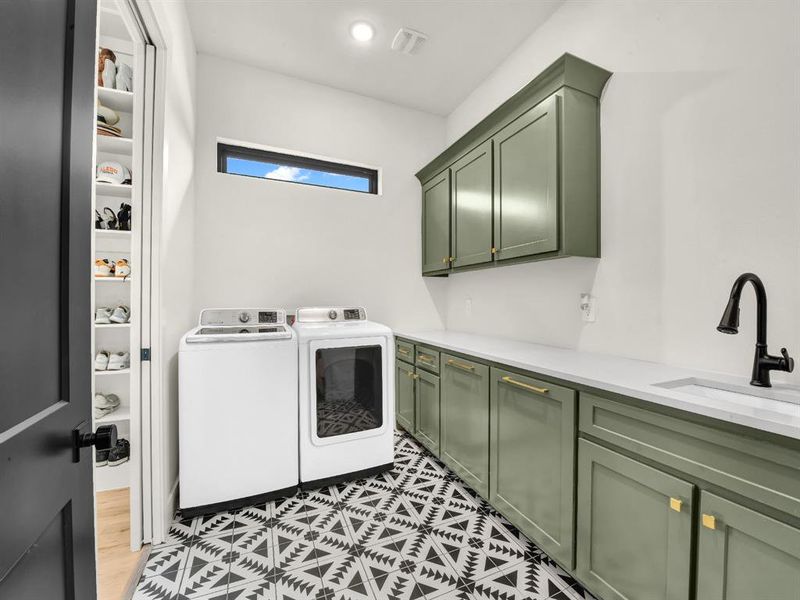 Furnished interior view inside a new home in , Aledo (Image 12).