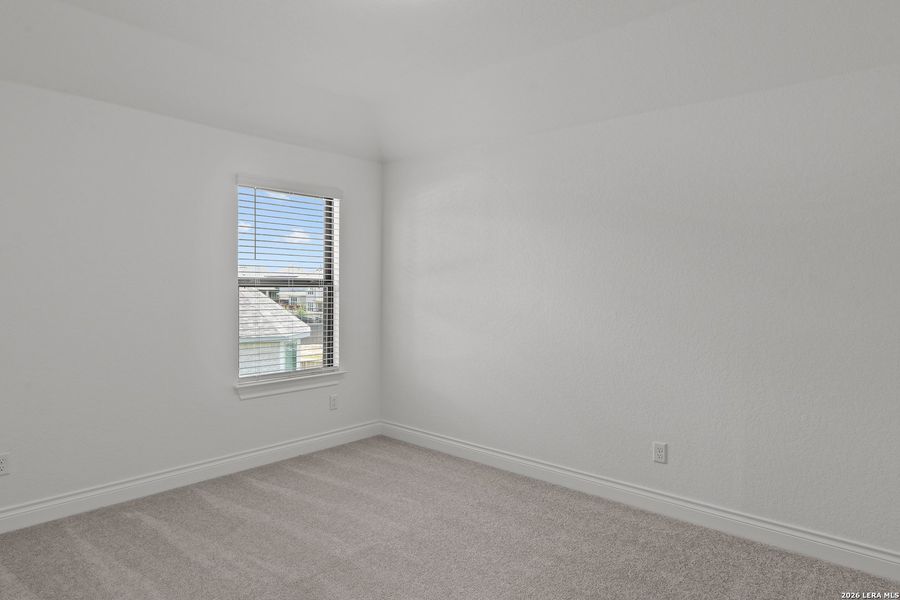 Spacious, unfurnished interior of a new home in Bison Ridge, San Antonio (Image 23).