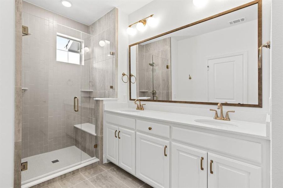 022-1208Armstrong-TheColony-TX-75056-PrimaryBathroom.jpg-SMALL