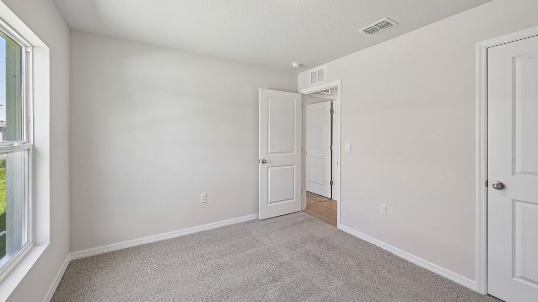 Spacious, unfurnished interior of a new home in Oakfield Lakes, Parrish (Image 20). Spacious, unfurnished interior of a new home in Oakfield Lakes, Parrish (Image 20).