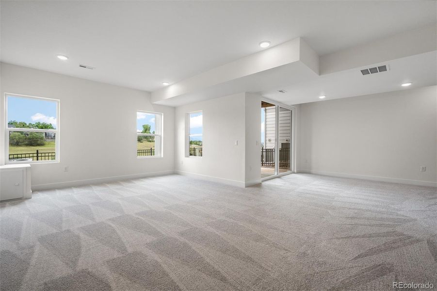 Spacious, unfurnished interior of a new home in Trailside at Cottonwood Creek, Colorado Springs (Image 23).