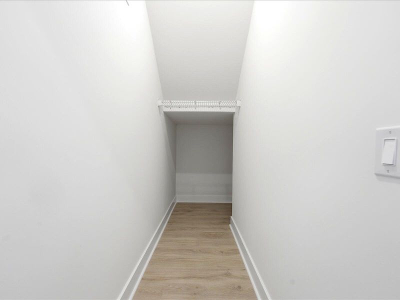 Spacious, unfurnished interior of a new home in , Summerville (Image 34).