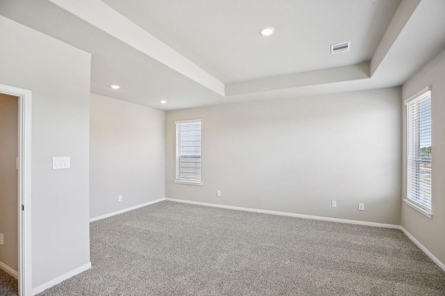Spacious, unfurnished interior of a new home in Kemah Crossing - Luxe Series, Kemah (Image 36).
