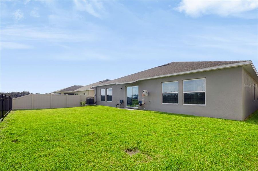Exterior details and patio area of a home in , Wimauma (Image 4).
