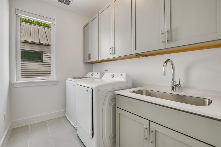 Furnished interior view inside a new home in , Austin (Image 11).