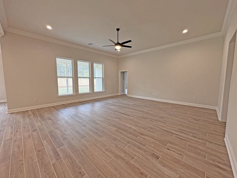 Spacious, unfurnished interior of a new home in Longleaf, Lumberton (Image 19).