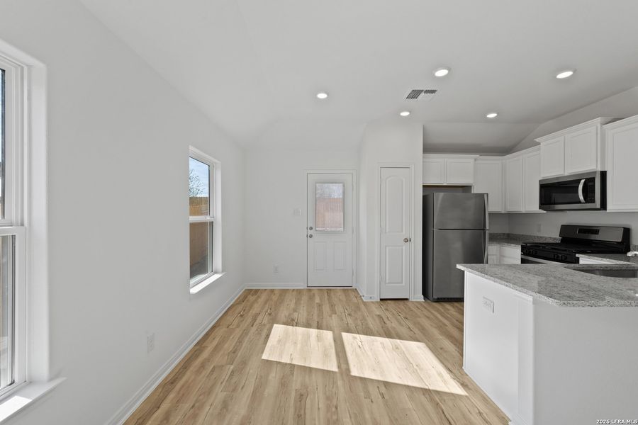 Spacious, unfurnished interior of a new home in Preserve at Medina, Von Ormy (Image 12).
