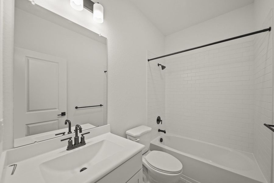 Hall bath (*Photo not of actual home and used for illustration purposes only.)