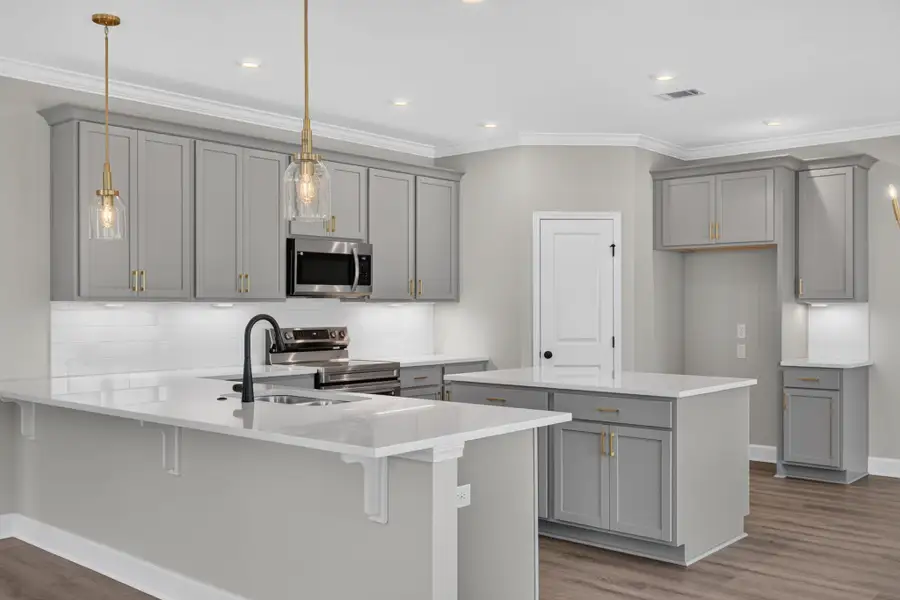 Edisto – Flat-Bar Island & Designer Finishes Edisto – Flat-Bar Island & Designer Finishes
