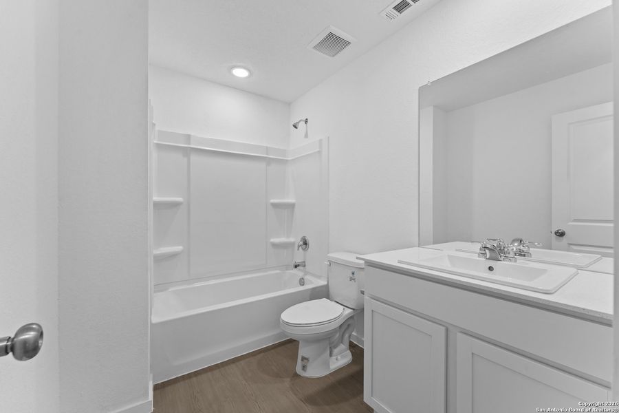 Furnished interior view inside a new home in Friendship Oaks, Fredericksburg (Image 8).