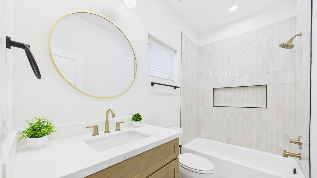 Full En-suite Bathroom 1 Full En-suite Bathroom 1